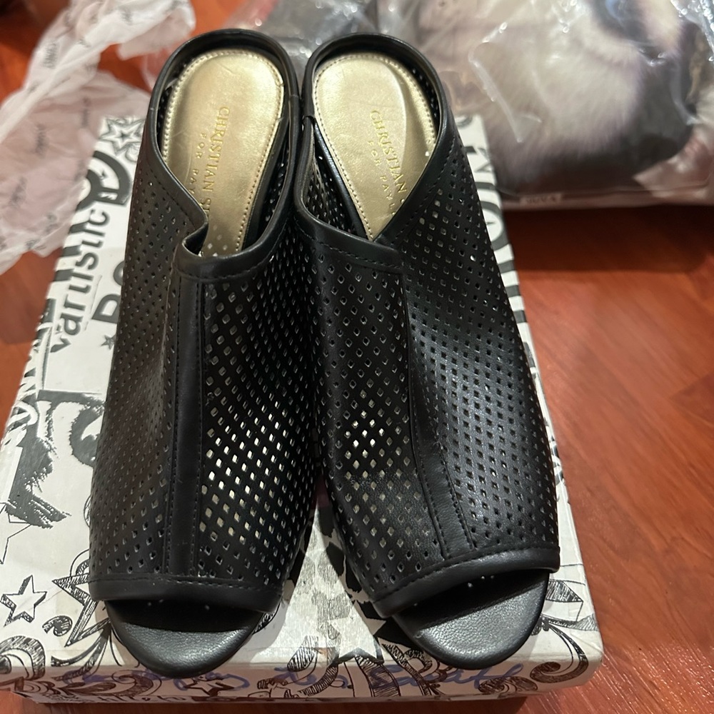 Wedge heel size 6